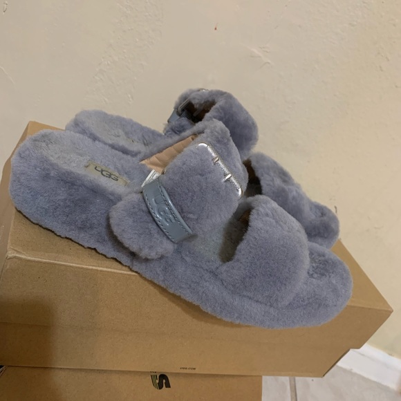 Gray Ugg Fuzzy Sandals - Picture 2 of 6
